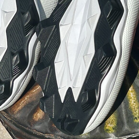 Under Armour Spotlight Franchise 2.0 RM Football Cleats – Men’s Size 16 – New - Picture 10 of 15